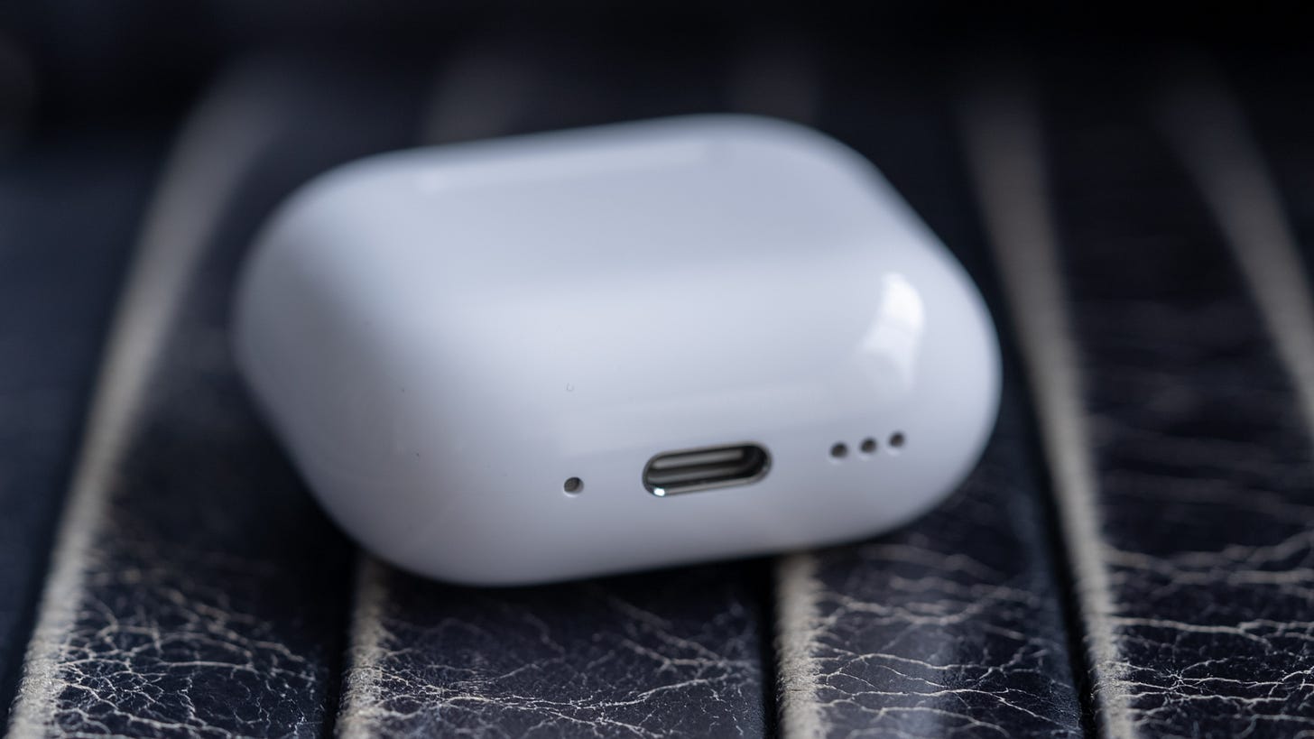 AirPods 4 USB-C AirPods 4 USB-C