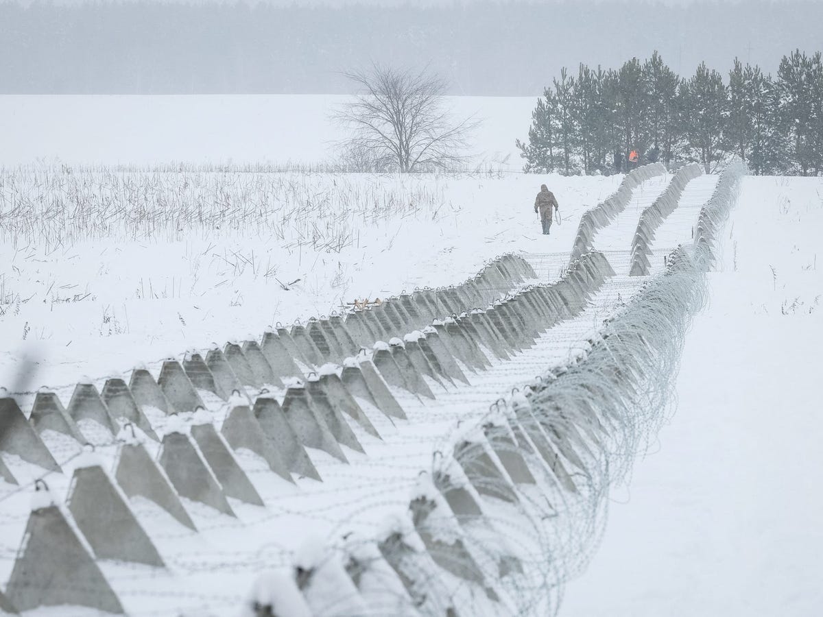 Russia NATO Neighbors Building 100s of Bunkers in Case of Invasion -  Business Insider