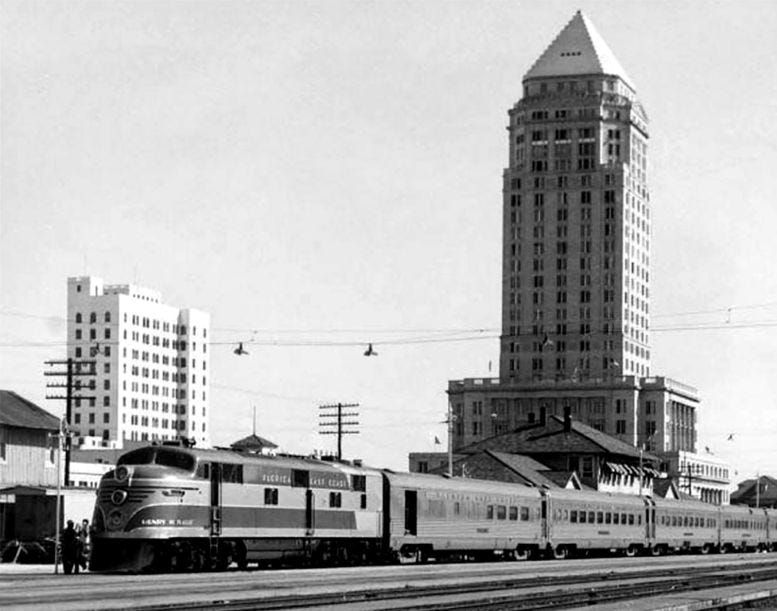 1928 Dade County Courthouse from the FEC Railway Station in downtown Miami in the 1940s. Courtesy of Florida State Archives. 1928 Dade County Courthouse from the FEC Railway Station in downtown Miami in the 1940s. Courtesy of Florida State Archives.