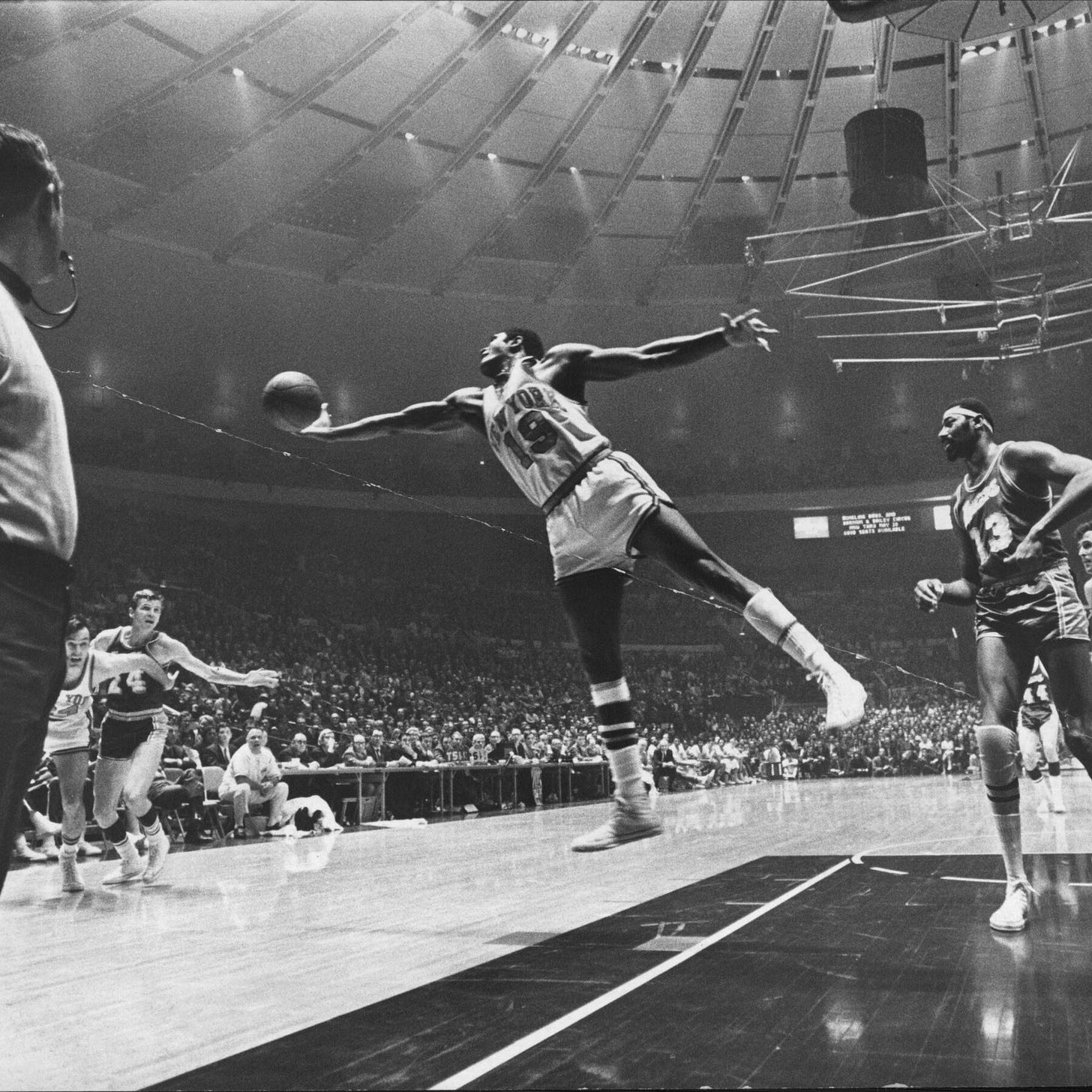 Willis Reed, Hall of Fame Center for Champion Knicks, Dies at 80 - The New York Times Willis Reed, Hall of Fame Center for Champion Knicks, Dies at 80 - The New York Times
