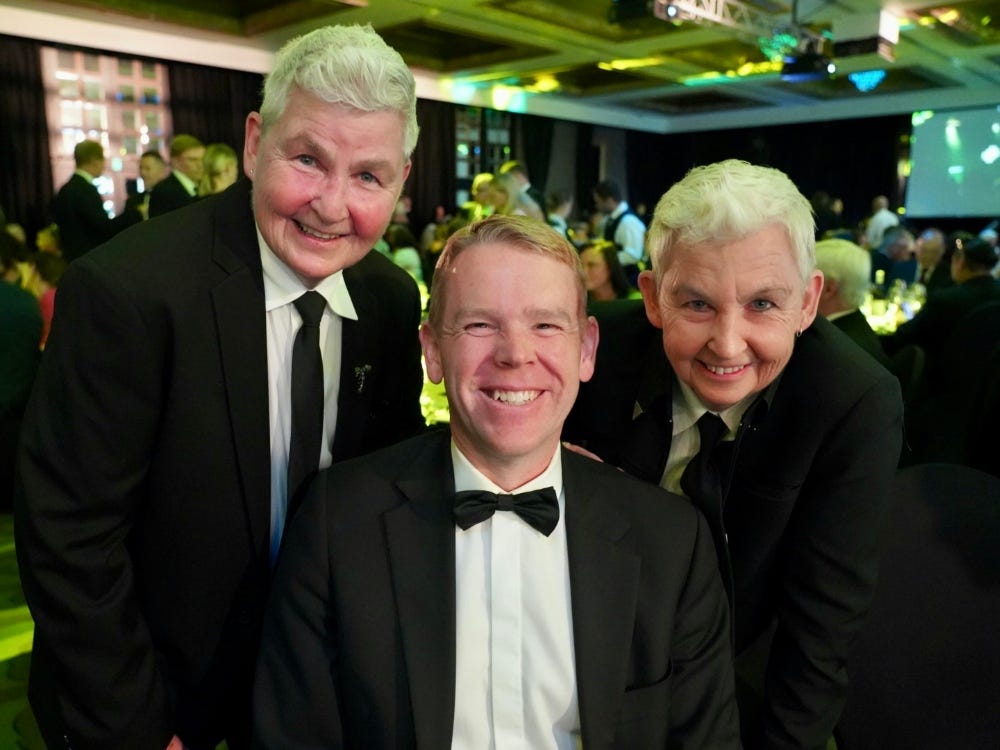 Chippy and the Topp twins.