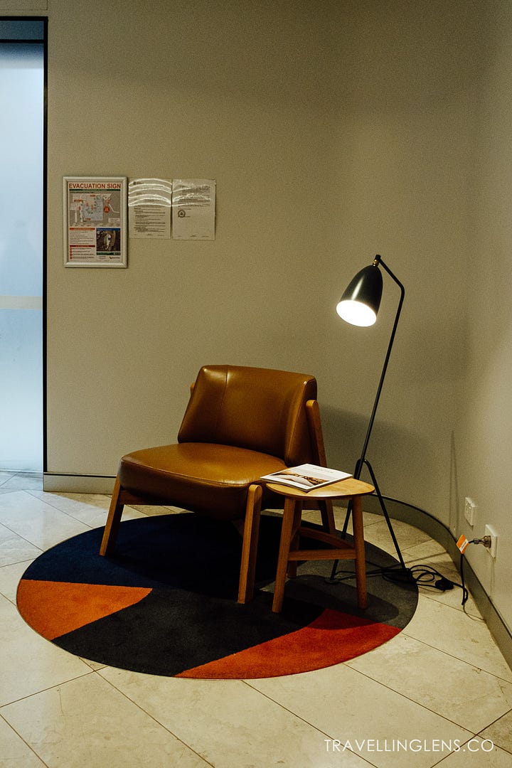 Business class seat and lounge experience