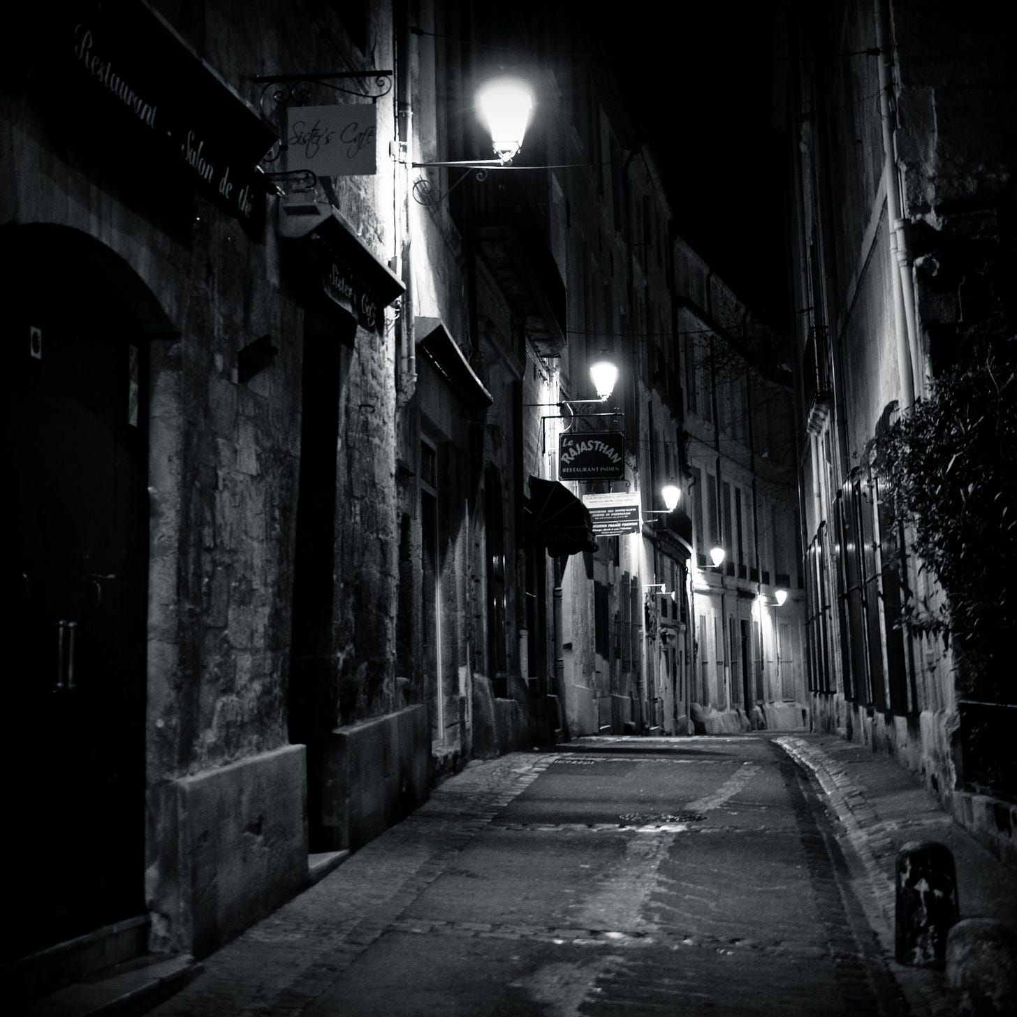 File:Dark Street (466415).jpeg - Wikimedia Commons