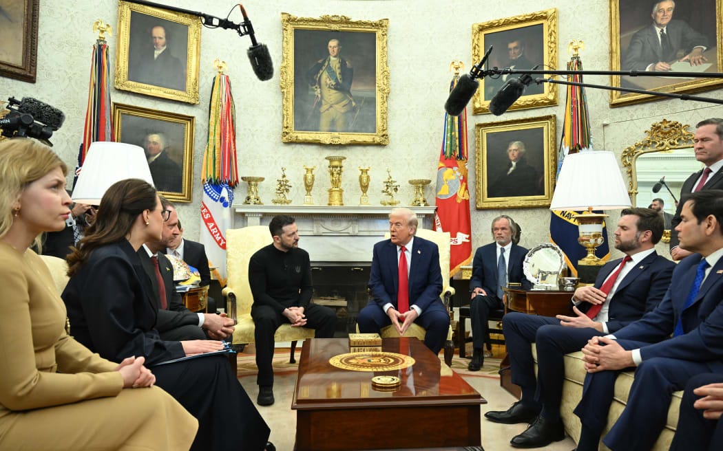 Donald Trump and Volodymyr Zelensky clash in heated meeting at the White House about war in Ukraine | RNZ News Donald Trump and Volodymyr Zelensky clash in heated meeting at the White House about war in Ukraine | RNZ News