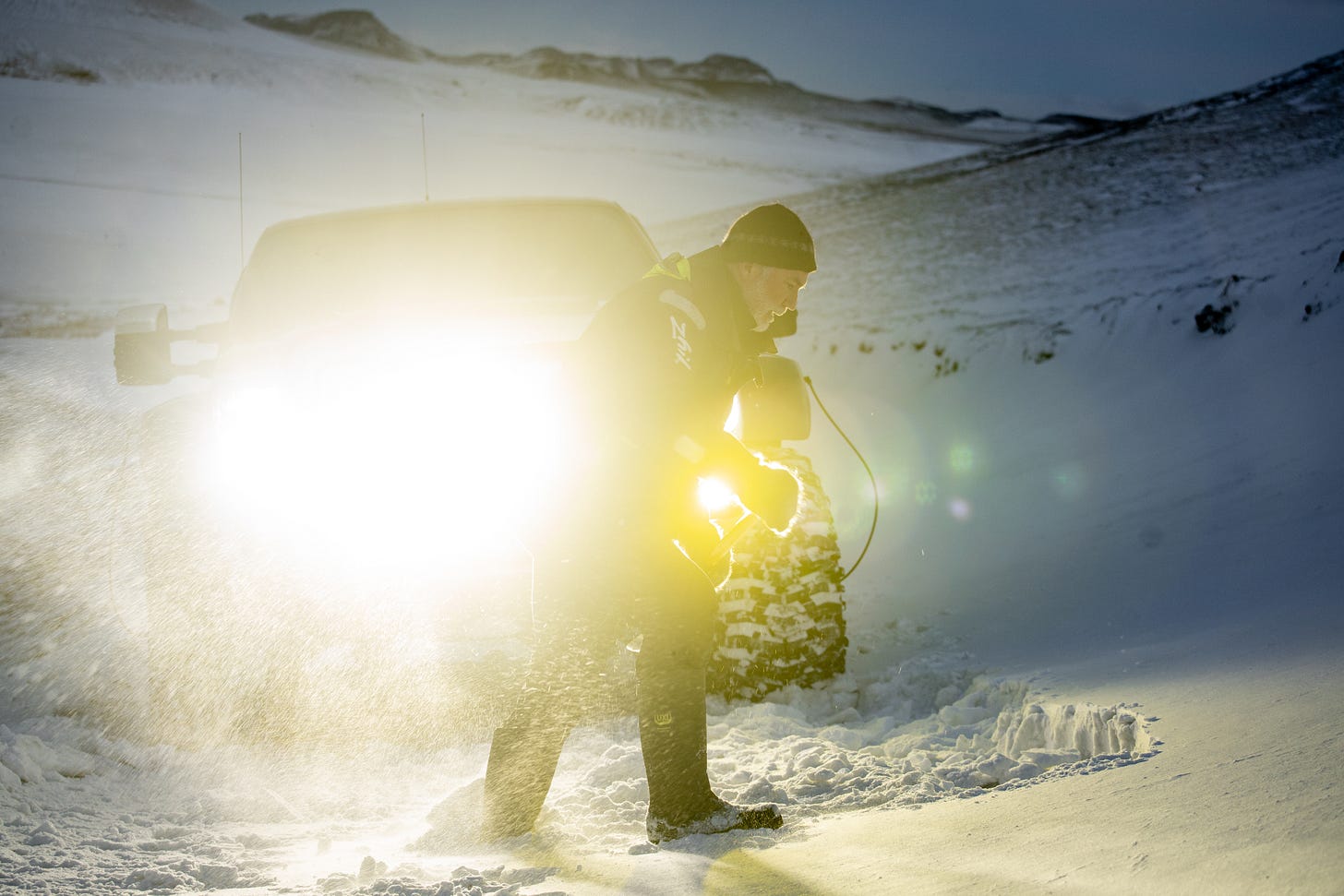 Iceland travel writing journal writer winter van travel journey LDV Convoy female traveller moss Thingvellir wind fear overcoming hot spring off road adventure