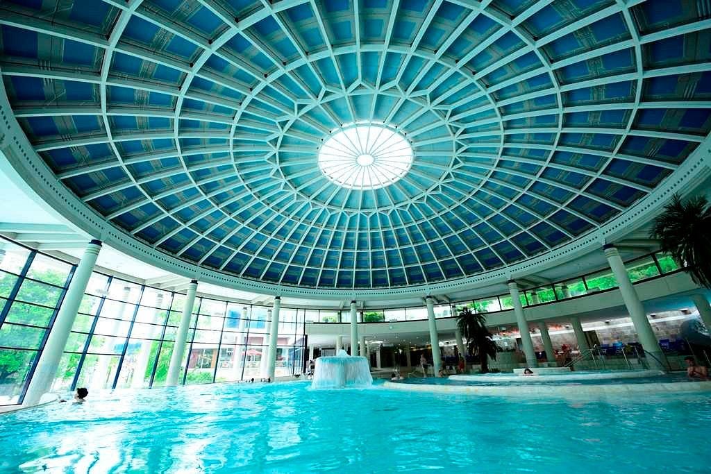 https://dynamic-media-cdn.tripadvisor.com/media/photo-o/17/6a/f4/37/innenbereich.jpg?w=1100&h=-1&s=1
