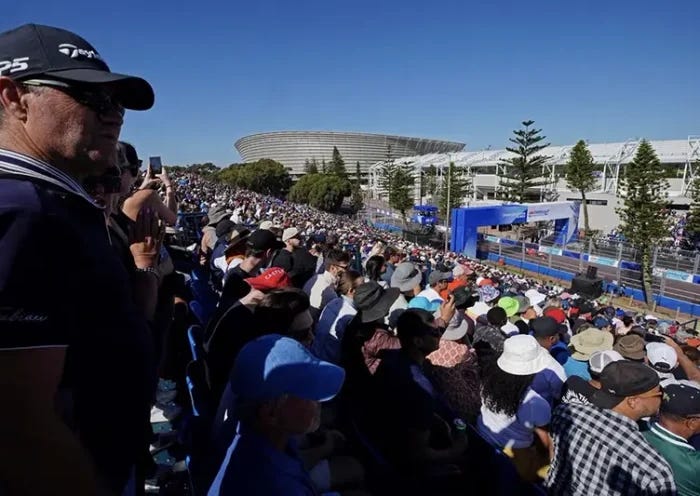 Spectators watch the Cape Town ePrix REUTERS/Nic Bothma/File Photo