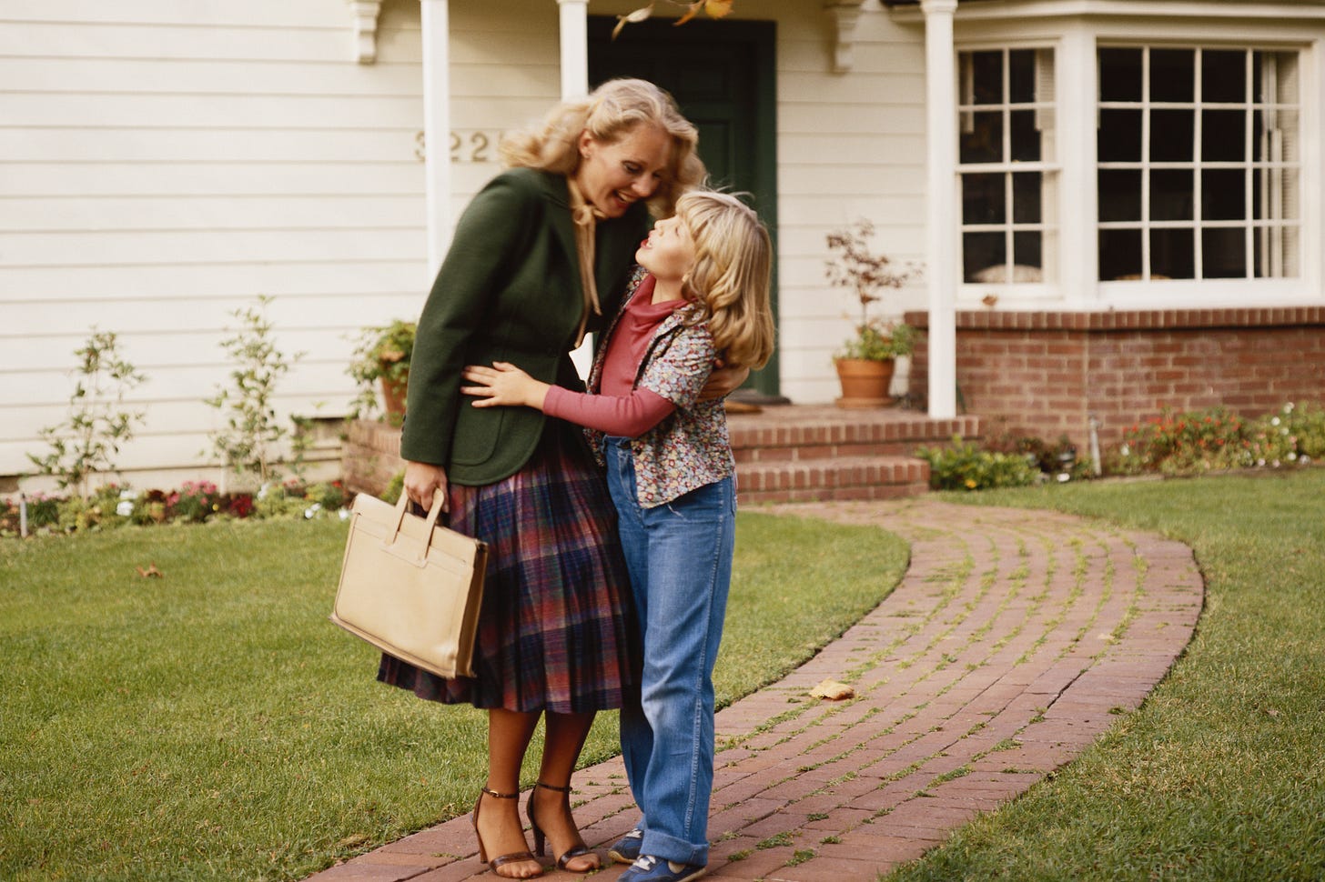 8 Ways 80s Parents Did It Differently Than We Do | LoveToKnow