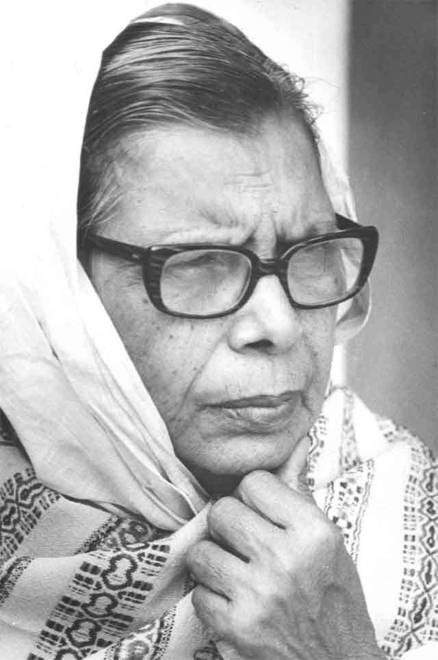 महादेवी वर्मा: स्त्री मन की संवेदनशील चितेरी - Life and times of Popular  Hindi Writer Mahadevi Verma | फेमिना हिन्दी