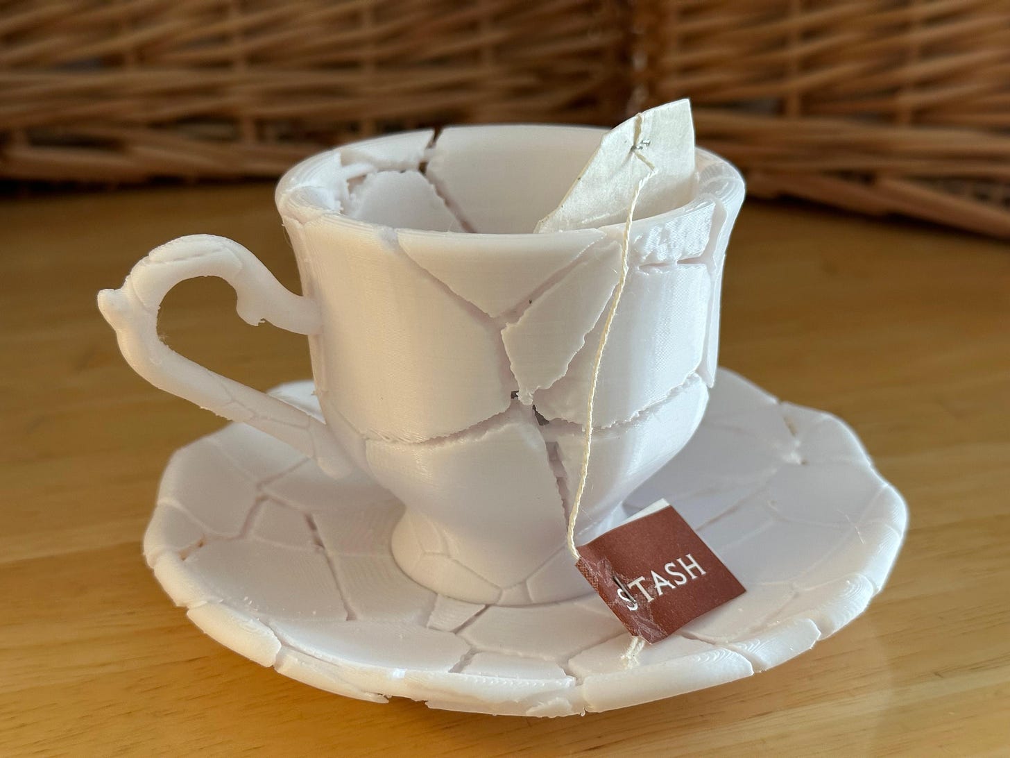 Smashed Teacup - 3D model by DaveMakesStuff on Thangs