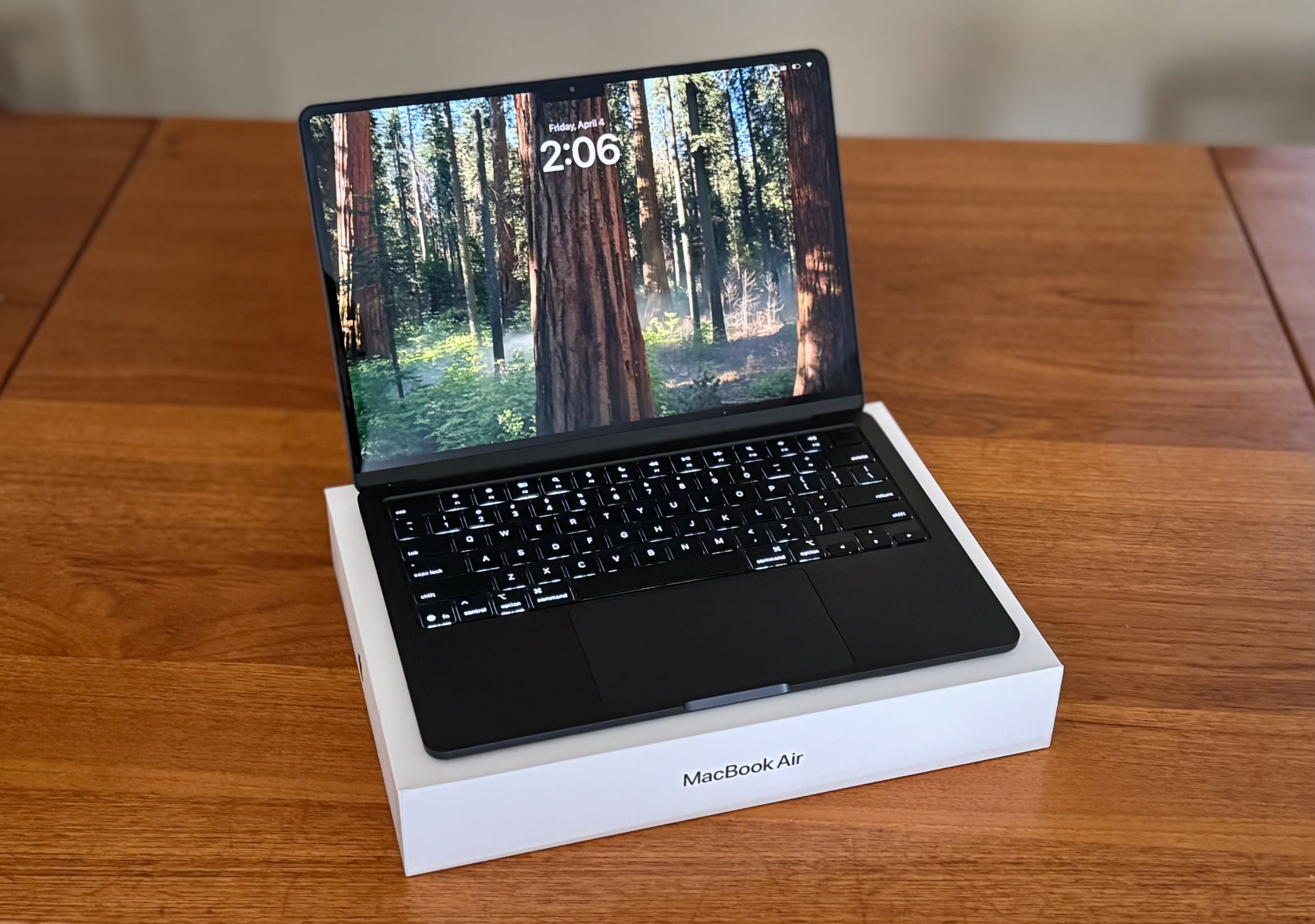 You Don't Have to Go Pro - Apple's MacBook Air M4 Review