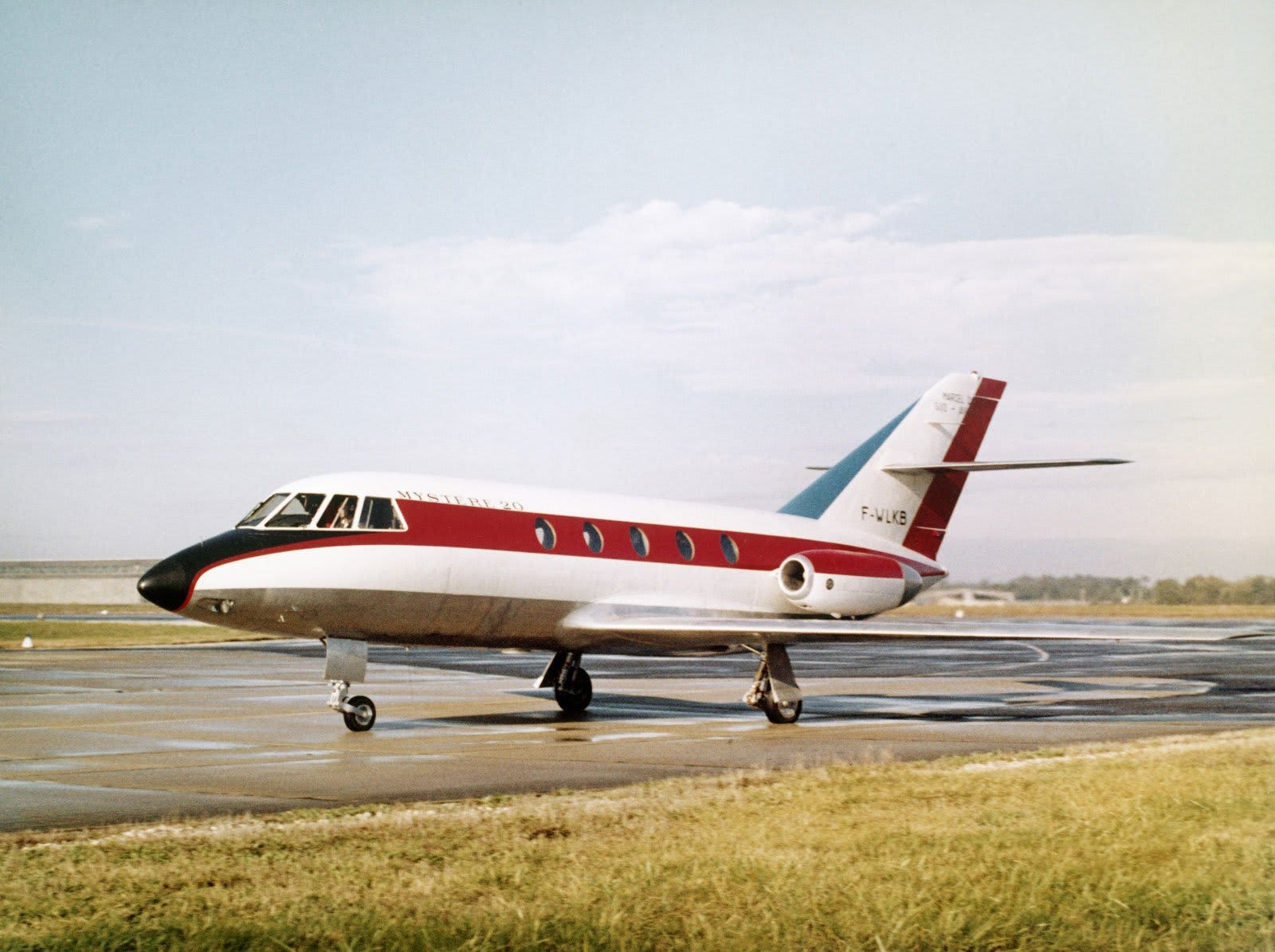 Mystère-Falcon 20-200: origins, characteristics and performance data