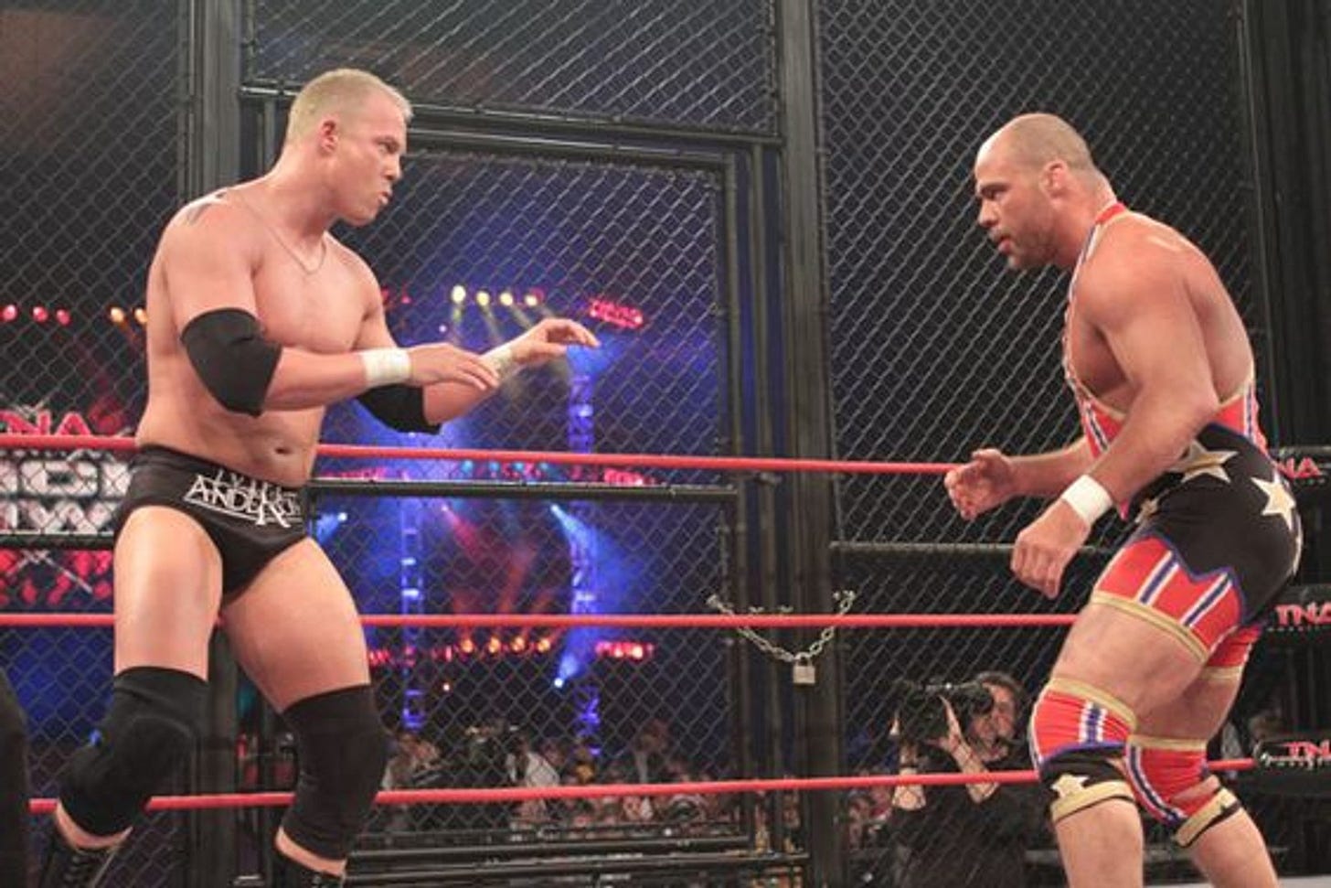 Mr. Anderson vs. Kurt Angle-Lockdown - video Dailymotion