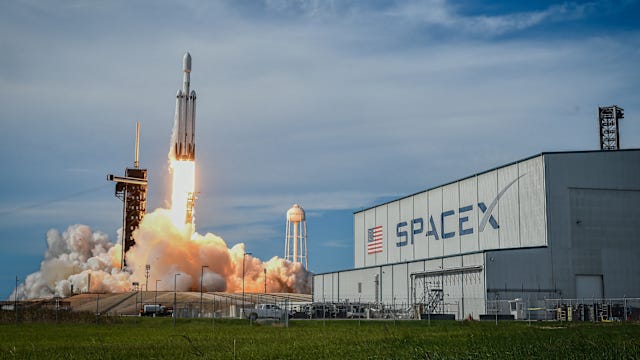 SpaceX may be going public with a big fundraising target SpaceX may be going public with a big fundraising target