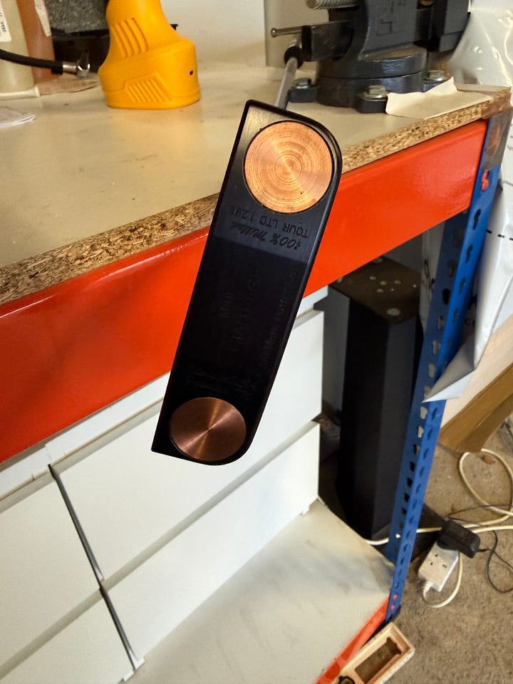 High toe hang suits an arcing stroke