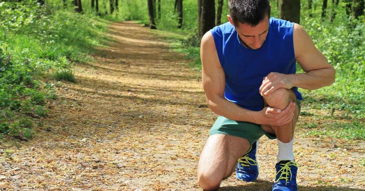 Knee injury, Man runner with knee pain