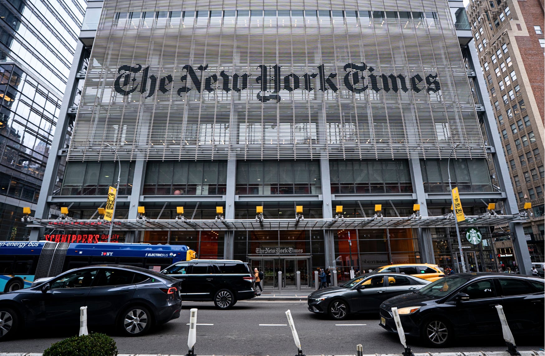 huddleup.substack.com - Joe Pompliano - Inside The New York Times Business Model: How Bundling Saved Journalism