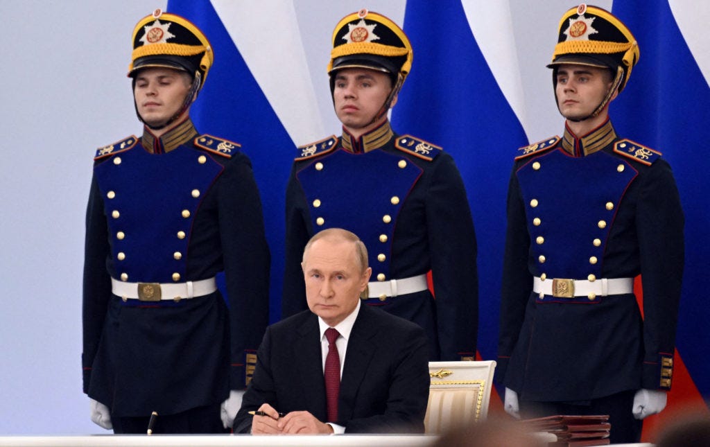 A group of men in military uniforms

Description automatically generated