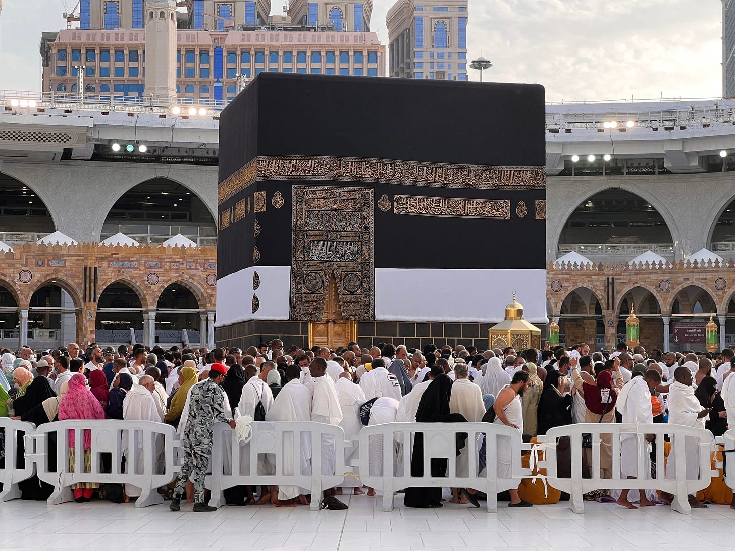 السعودية.. مليونا حاج يبدأون أداء مناسك الحج في مكة بطواف القدوم حول الكعبة  - CNN Arabic
