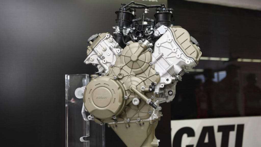 Motor com Comando Desmodrômico da Ducati