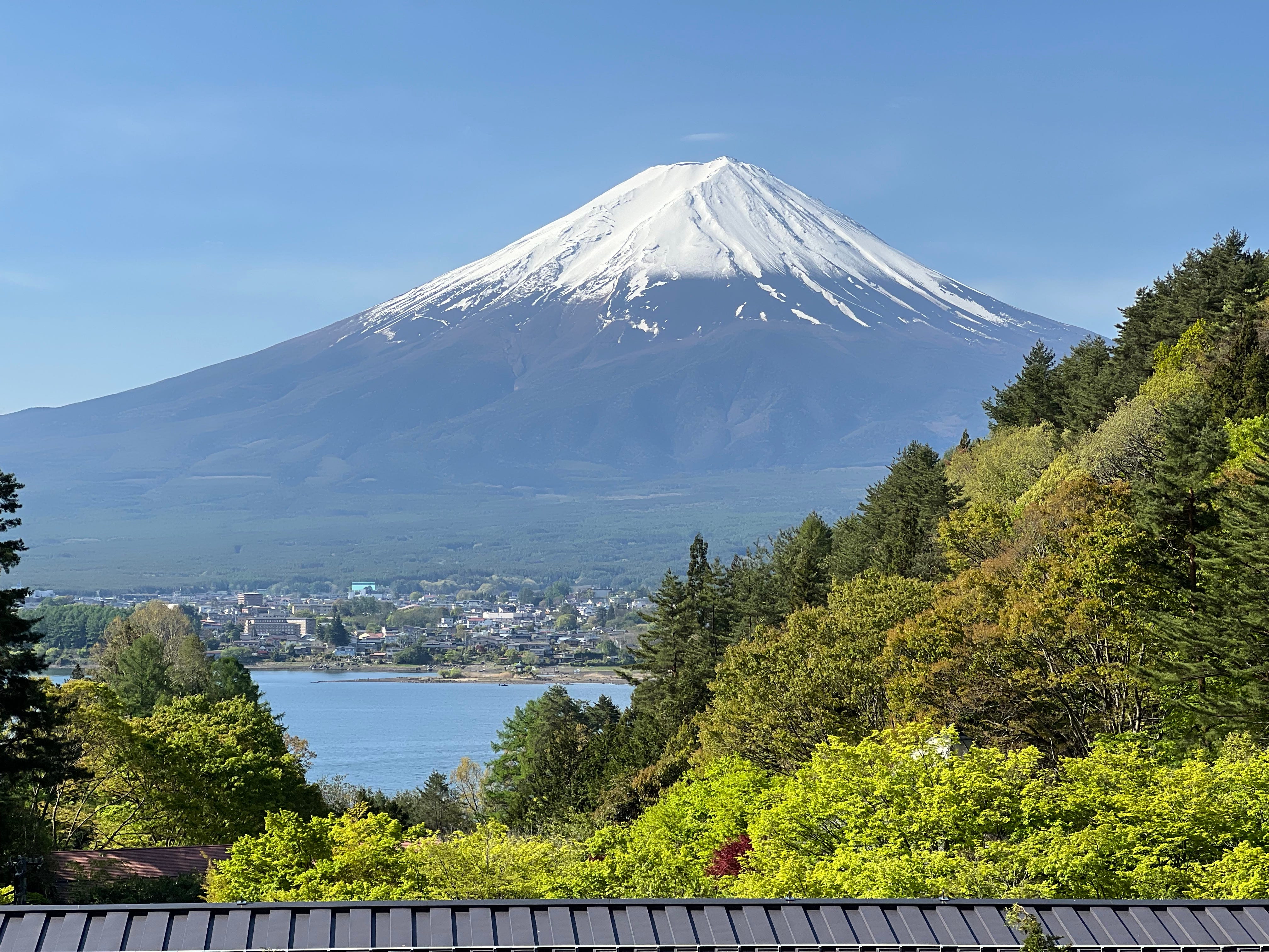 It's not only what Mount Fuji reveals, but when...