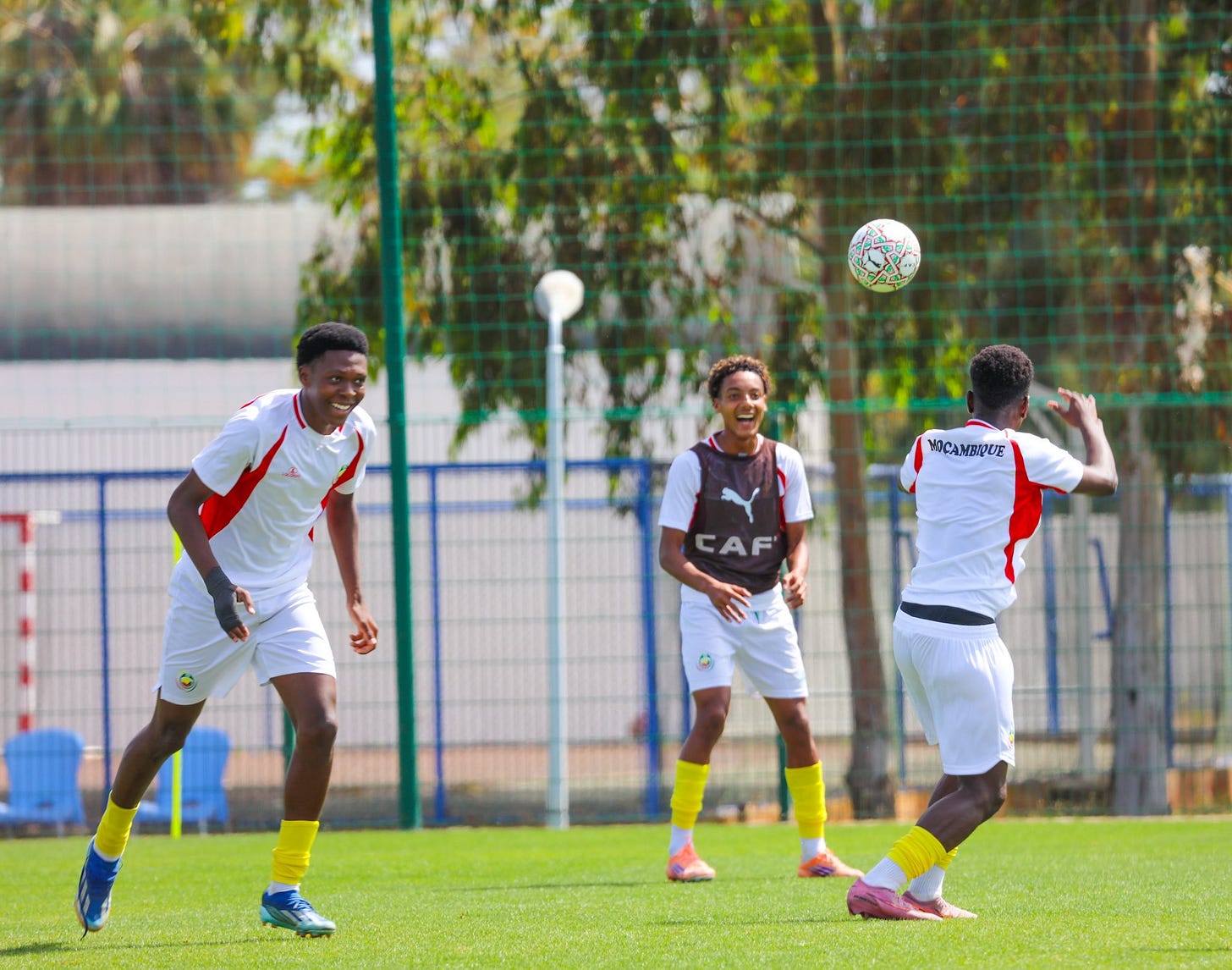 Peut être une image de football, football et texte qui dit ’VOCAMBIRUE CAF'’ Peut être une image de football, football et texte qui dit ’VOCAMBIRUE CAF'’