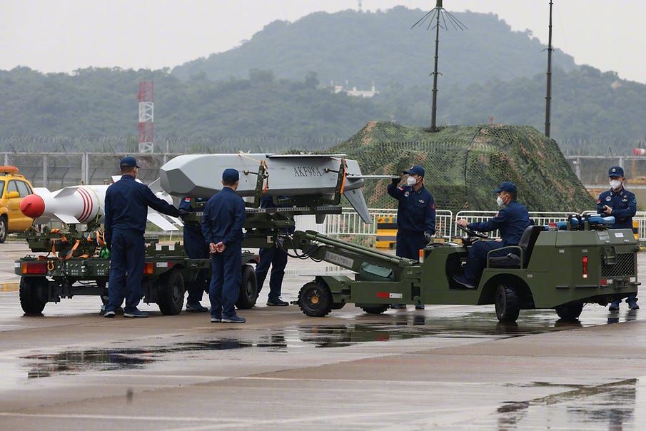 Note the AKF-98A (i.e., KF-98A) label and the presence of PLAAF personnel loading the missile onto a J-16 Note the AKF-98A (i.e., KF-98A) label and the presence of PLAAF personnel loading the missile onto a J-16