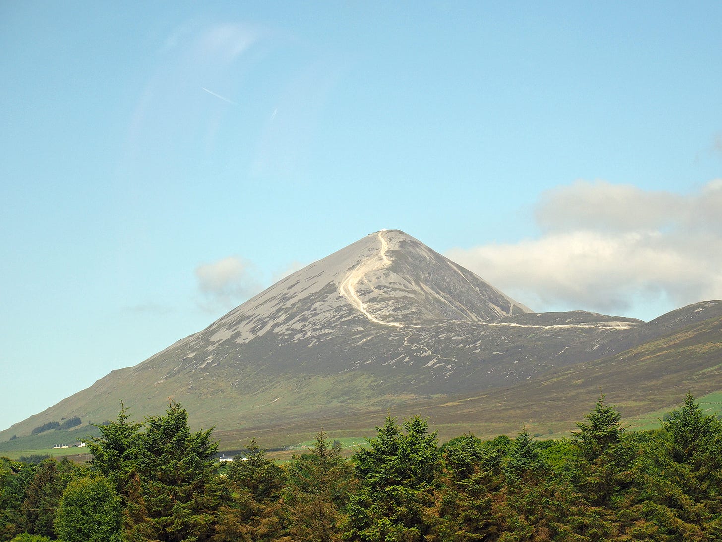 Croagh Patrick CC BY-SA 3.0 Hajotthu