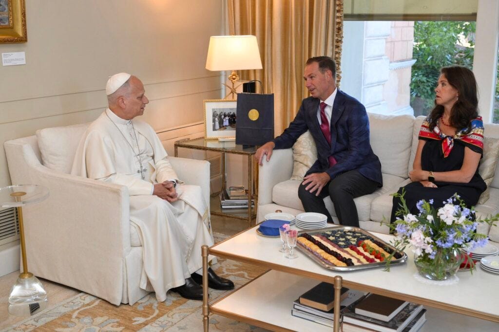 When the American Pope Comes for July 4 Dinner, Here's What Happens - The Good Newsroom When the American Pope Comes for July 4 Dinner, Here's What Happens - The Good Newsroom