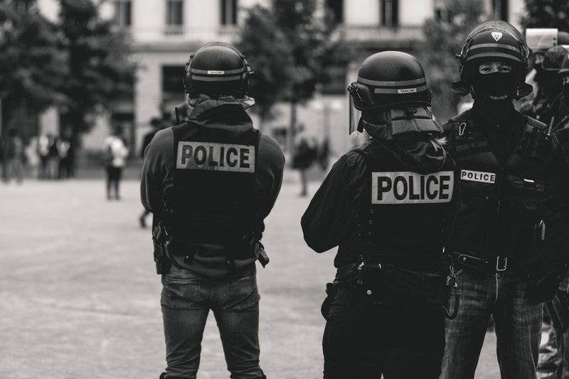 High police presence in Lyon, France, during the 25th weekend of the yellow vests movement.Police violence is at its highest since the 1950s. As of now, 23 protestors and bystanders have lost an eye and 5 persons their hand (source: mediapart.fr, http://tiny.cc/6hd85y)Recently an independant journalist, got arrested (https://twitter.com/GaspardGlanz).Violence continues, even though Amnesty International and the UN condemn the use of excessive force against protesters (source: amnesty.org, http://tiny.cc/3jd85y).