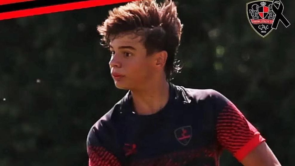 Un adolescente de 15 años murió de forma súbita durante un entrenamiento de rugby Un adolescente de 15 años murió de forma súbita durante un entrenamiento de rugby