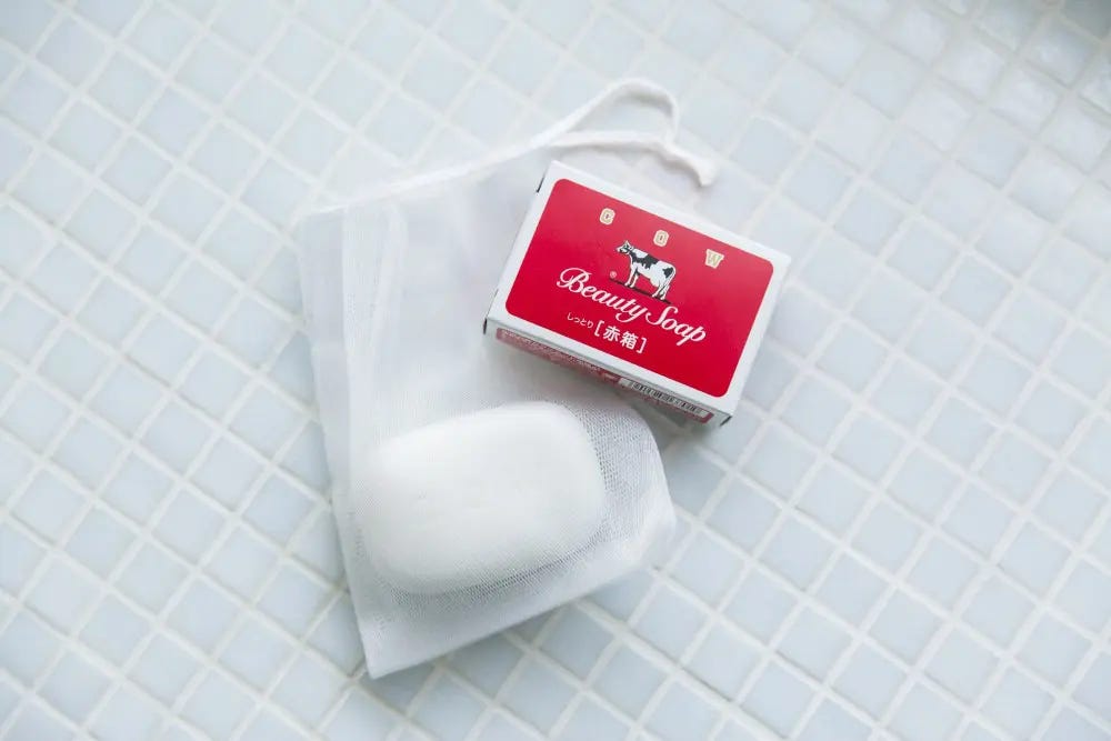 牛乳石鹼」明星商品大盤點!肥皂、沐浴乳、洗面乳&卸妝乳介紹- 完美行旅遊情報(WAmazing Discover) 牛乳石鹼」明星商品大盤點!肥皂、沐浴乳、洗面乳&卸妝乳介紹- 完美行旅遊情報(WAmazing Discover)