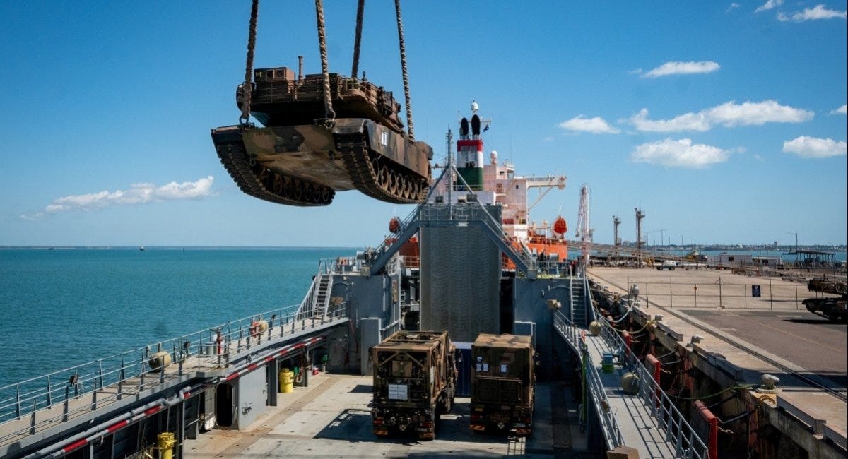 Abrams_Aus_Ship02.jpg