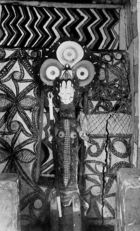 Full size human figures made of clay and decorated with grand headdresses, patterns as well as slices of life.