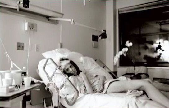Voglio andare a letto con molte persone, voglio vivere': i diari di Susan  Sontag | RDD