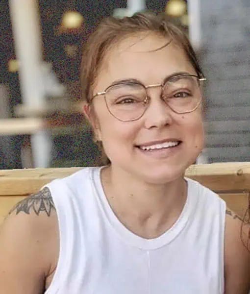 Mme Anne-Sophie Barrette