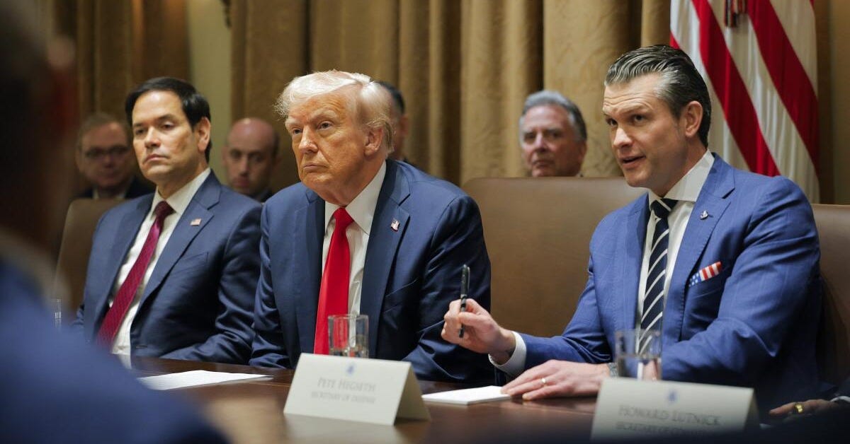 Transgender troops are now being identified for removal under Pentagon  orders - Los Angeles Times