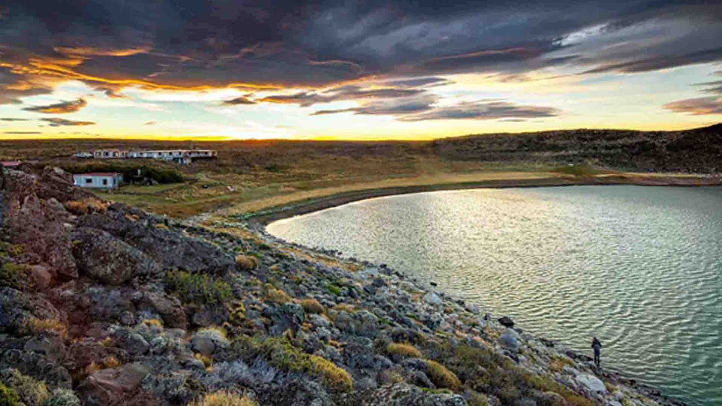 Estancia Laguna Verde Lodge overlooks the emerald green waters of Laguna Verde.