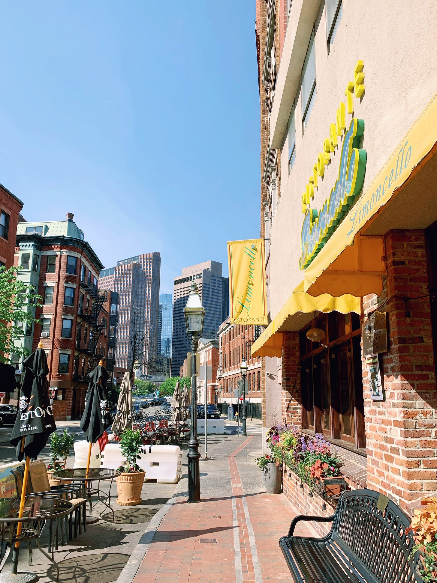 North End restaurant with outdoor seating