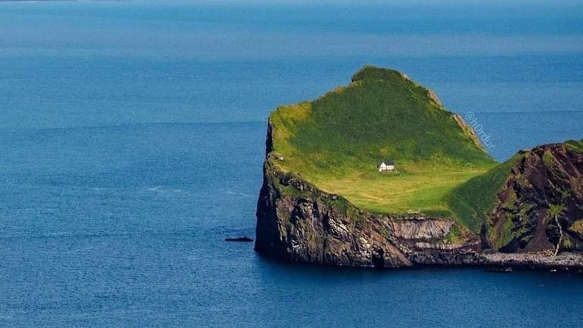 World's most remote houses from Iceland 'zombie shelter' to spooky Lakes  pad - Mirror Online