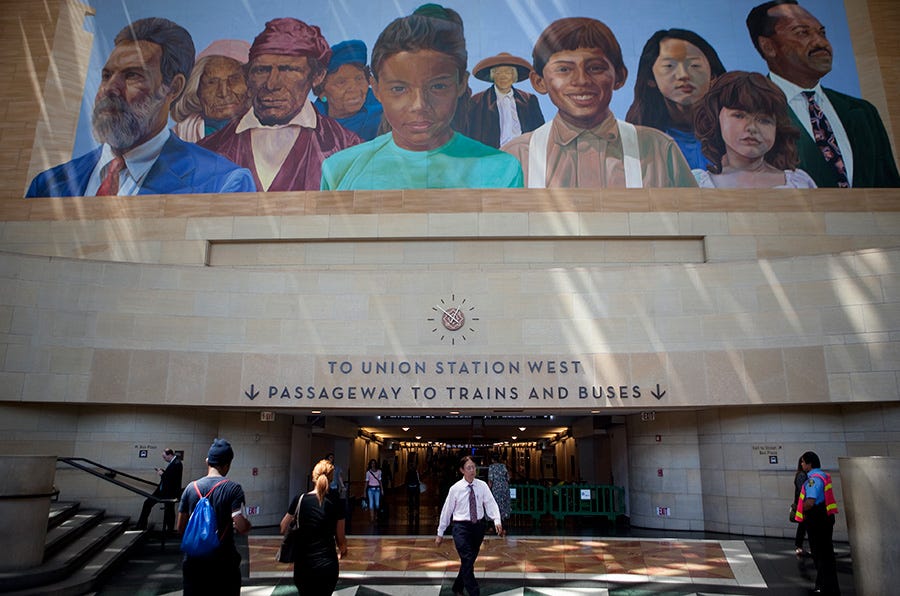 Third Bus of Migrants from Texas Arrive at Union Station - MyNewsLA.com
