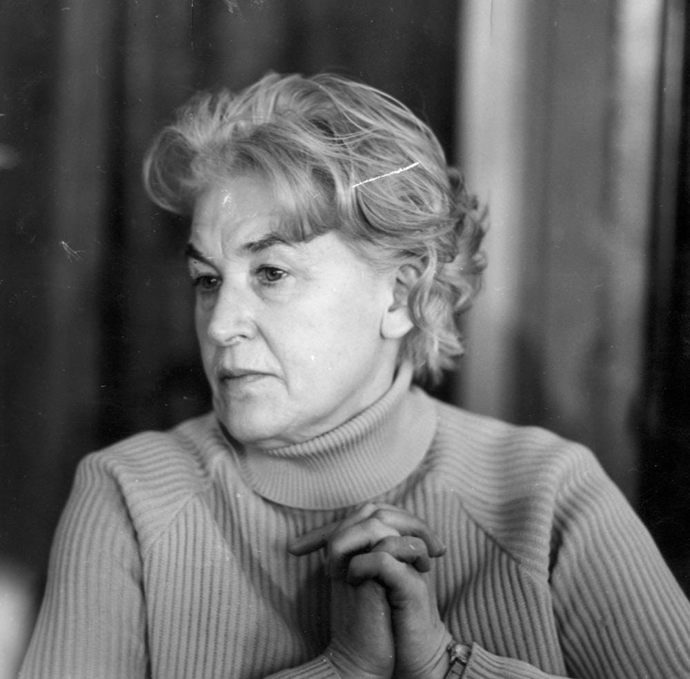 Anna Świrszczyńska - Biography | Artist | Culture.pl