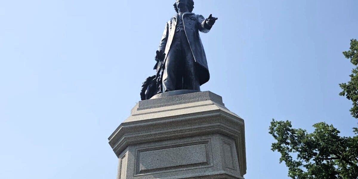 Two-in-five think cancelling Canada&rsquo;s past heroes weakens understanding of history