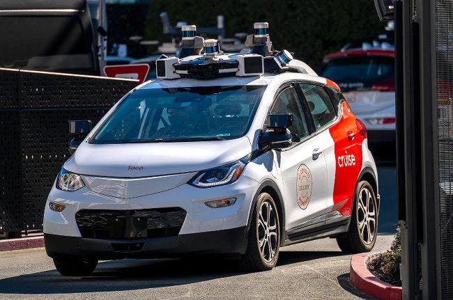 Une voiture autonome dans les rues de San Francisco Une voiture autonome dans les rues de San Francisco