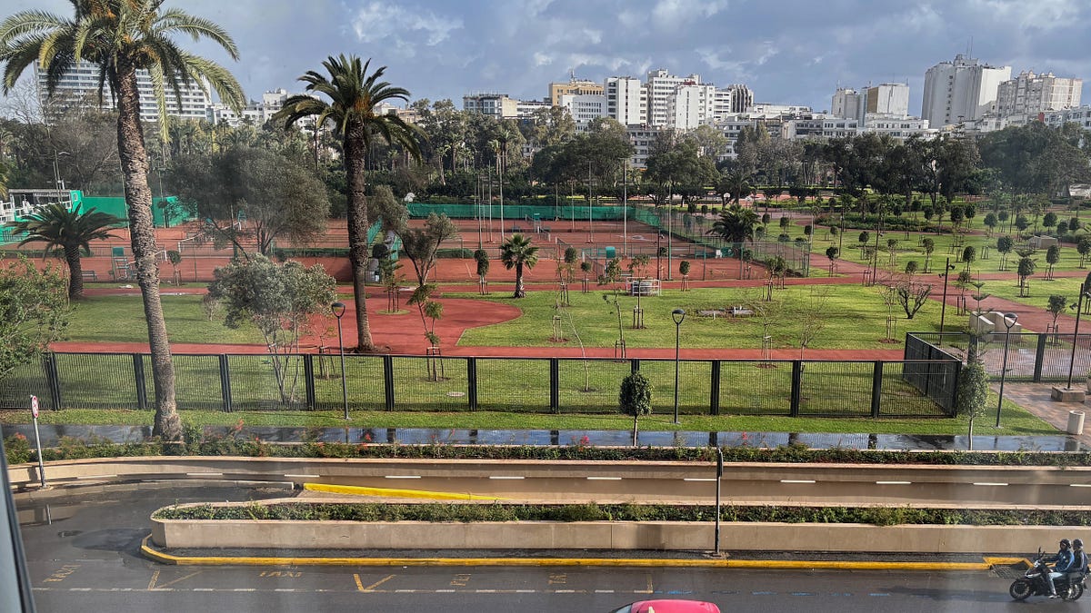 VFYW: A Red Taxi To Rick's