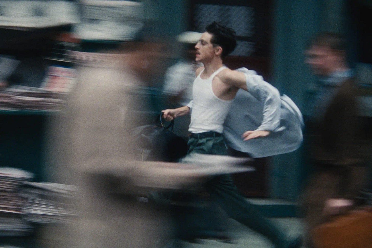 Still from Marty Supreme (2025), directed by Josh Safdie — reviewed by Edin Čusto for The Self-Reproaching Critic.