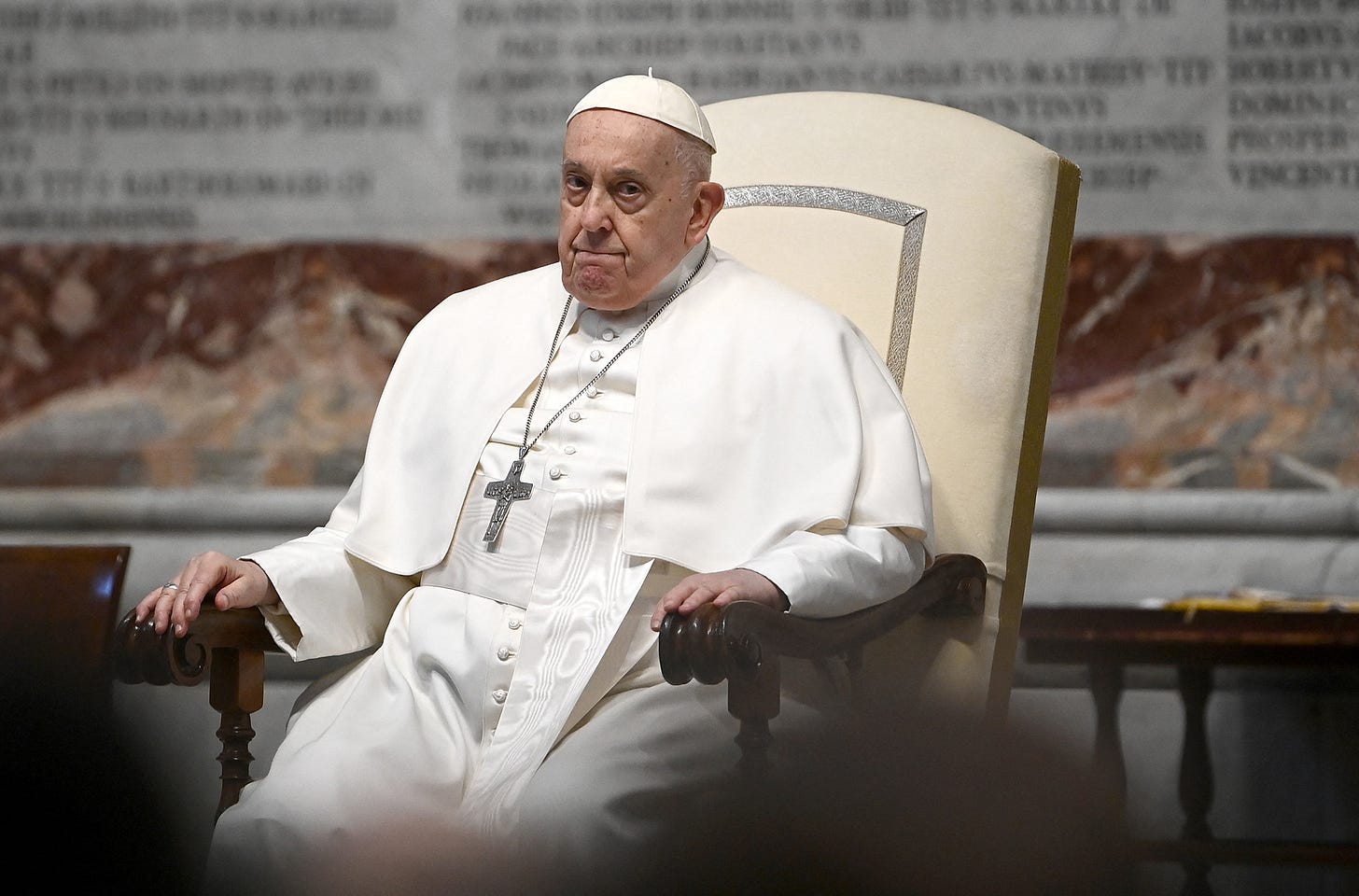 Pope Says Ukraine Should Have White Flag Courage, Negotiate War's End -  Bloomberg