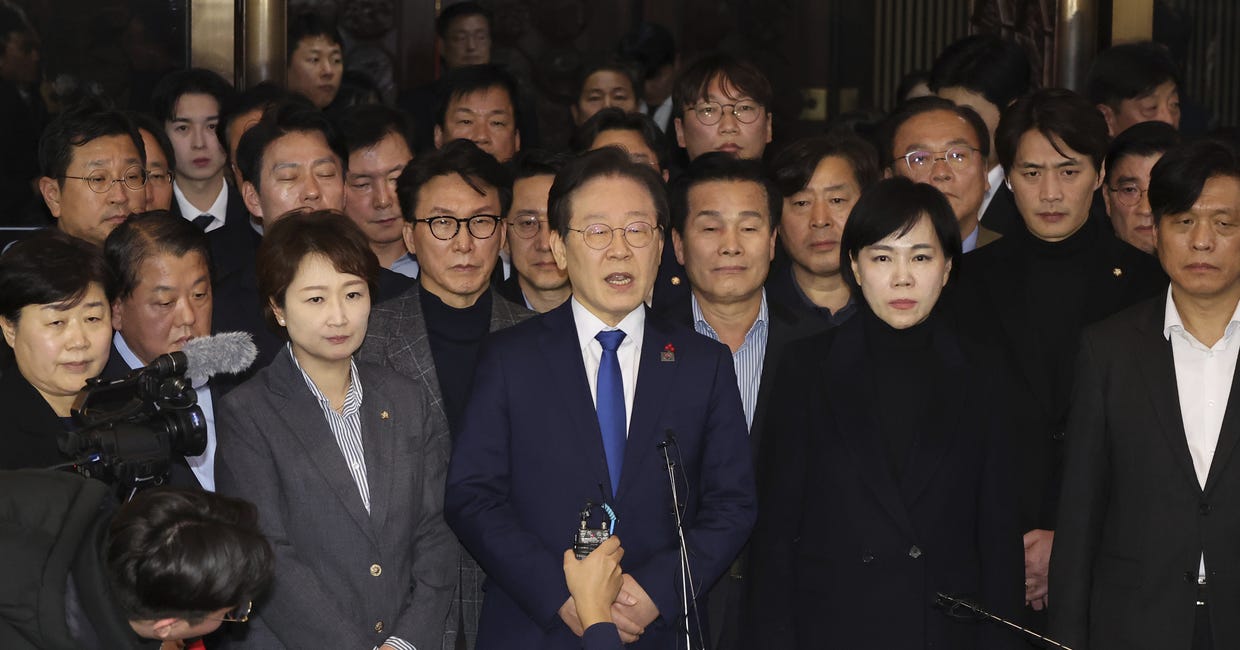 Breaking News: Dél-Korea elnöke szükségállapotot állapotot hirdetett ki - készültségben a hadsereg!