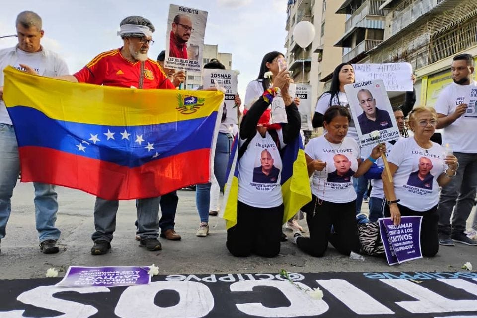 Vigilia presos políticos El Helicoide Vigilia presos políticos El Helicoide