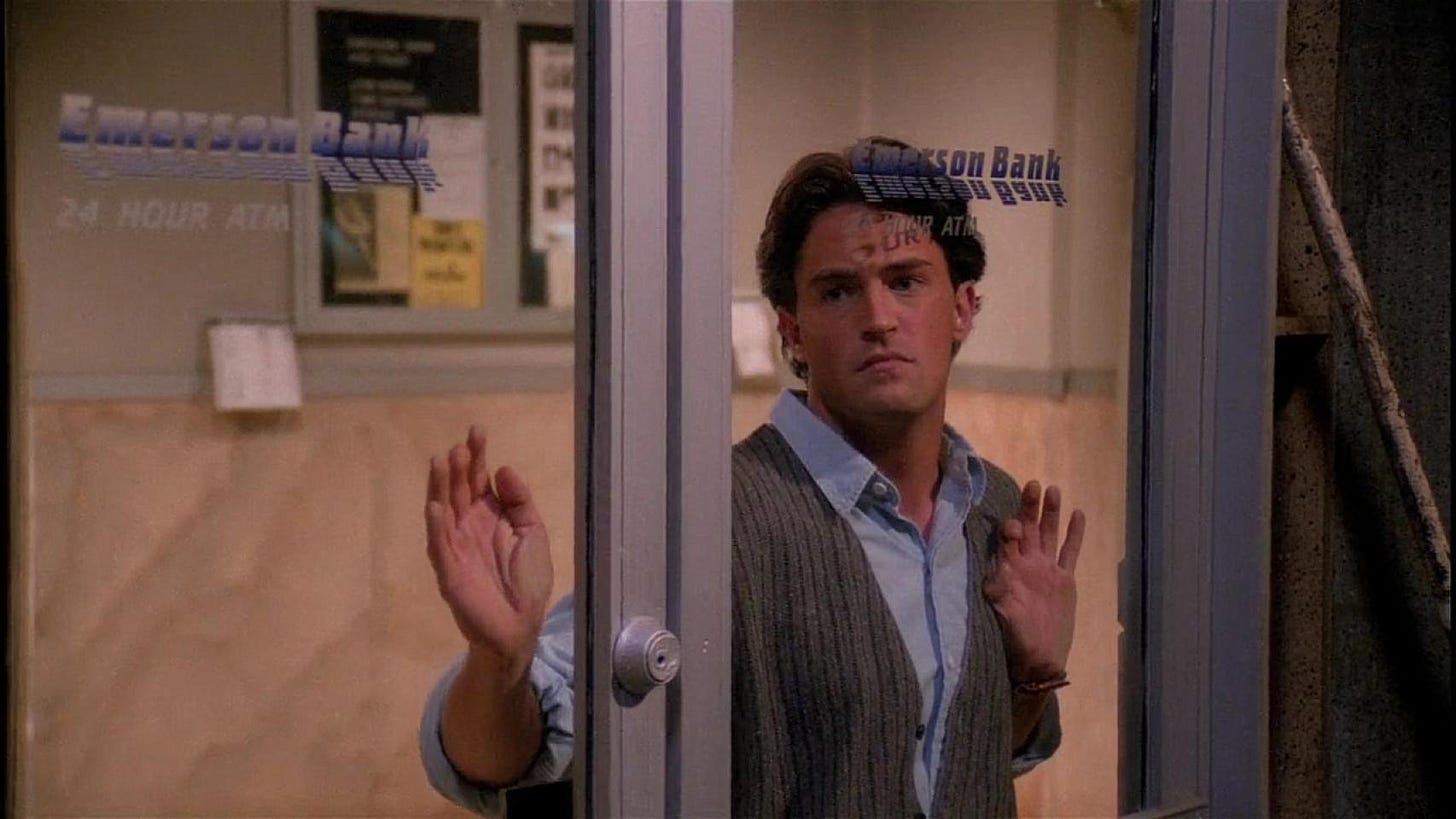 Los 10 momentos más icónicos e inolvidables de Chandler Bing en 'Friends'